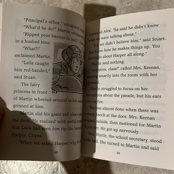 Two Pack paperback chapter book/ comic book - Picture 6 of 16